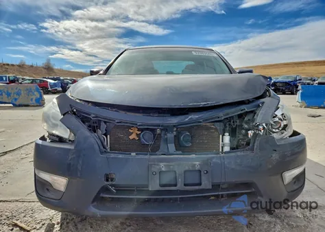 2015 Nissan Altima 2.5 z USA, uszkodzony, nr VIN 1N4AL3AP4FC592525